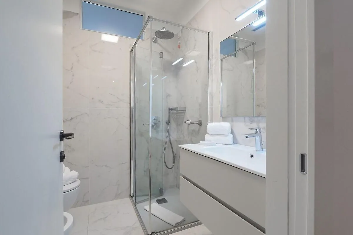Apartment Bright Three Bedroom With Balconies Porta Romana Milan