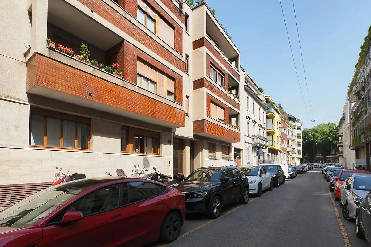 Apartment Bright Three Bedroom With Balconies Porta Romana Milan Italy