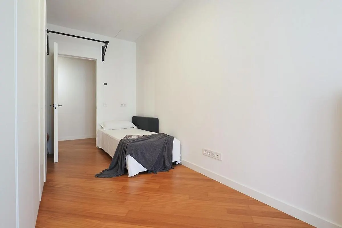 Bright Three Bedroom With Balconies Porta Romana Milan