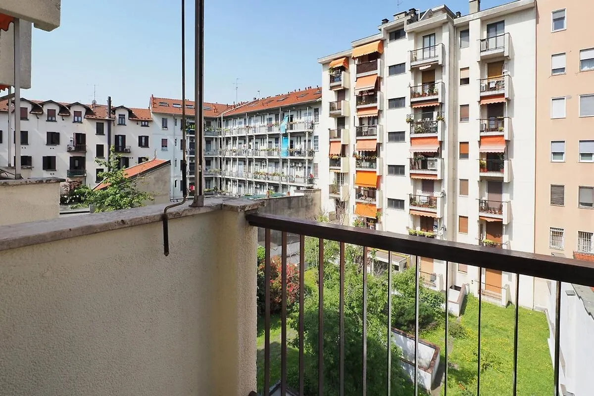 Bright Three Bedroom With Balconies Porta Romana Milan 0*,  Italy