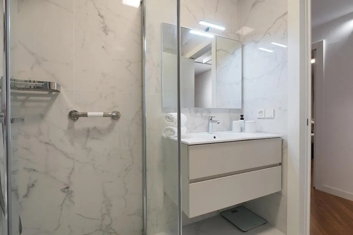 Bright Three Bedroom With Balconies Porta Romana Milan 0*,